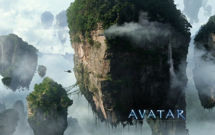 Avatar lấy bối cảnh vào năm 2154, khi con người đang khai thác một khoáng vật quý giá gọi là unobtanium tại Pandora, một hành tinh tươi tốt mang sự sống nằm trong chòm sao Alpha Centauri.